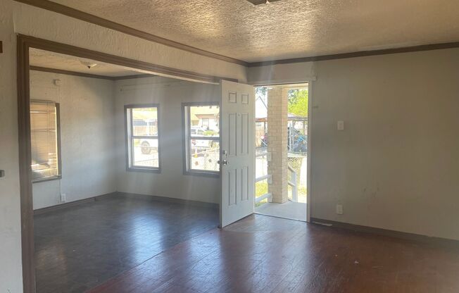 Section 8 Accepted-3-Bedroom Home – 611 Elesa