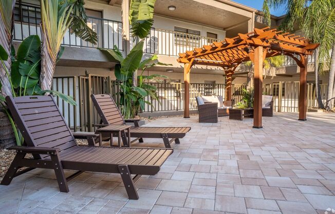 2 beds, 2 baths, 1,000 sqft, $1,999, Unit 207