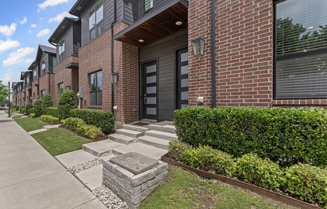 3 BR, 2.1 Bath TCU area townhome