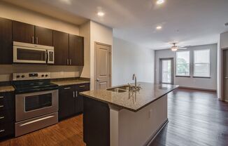 1 bed, 1 bath, 784 sqft, $1,525, Unit 207