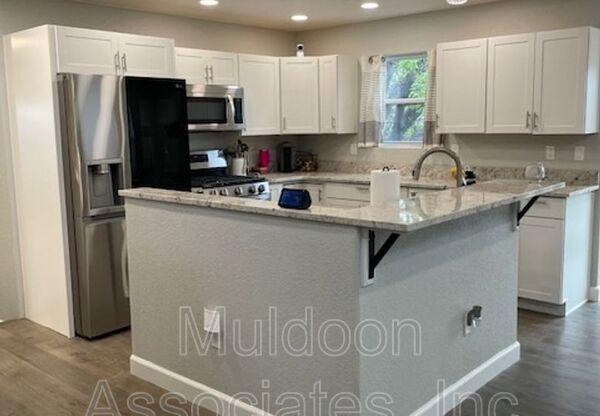 209 W SPAULDING AVE N