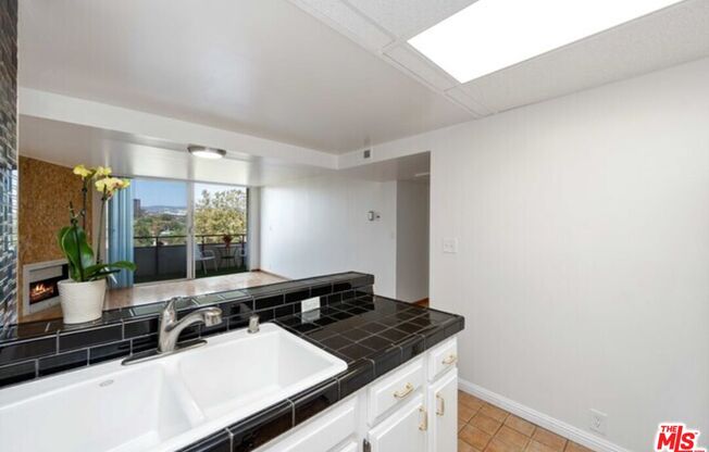 2 beds, 2 baths, 1,099 sqft, $4,500, Unit 1210