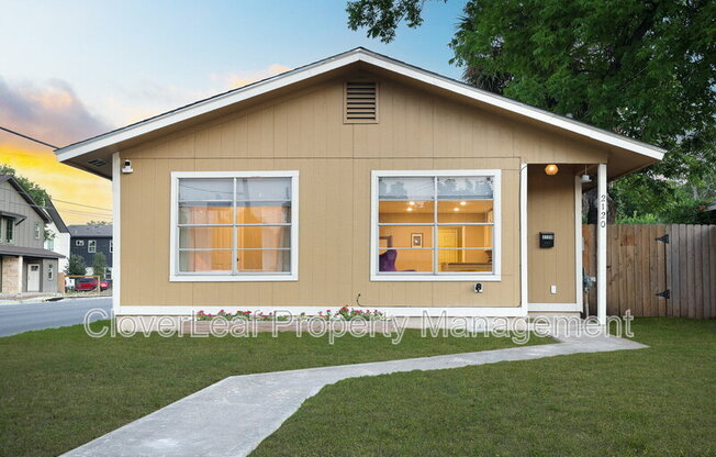 2120 IOWA ST