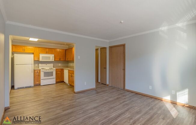 3 beds, 1.5 baths, 1,008 sqft, $1,050, Unit 18