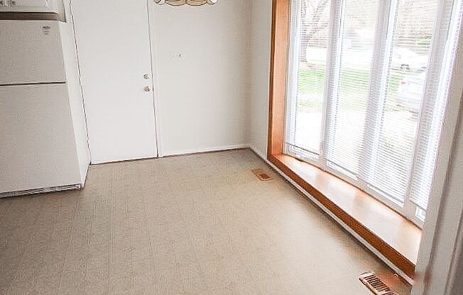 Stunning 4 Bedroom 2.5 Bathroom 3-Level Home In Much Sought After Waverly