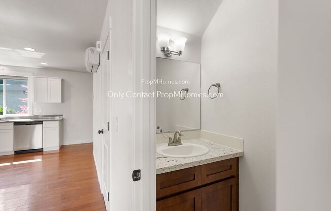 2 beds, 1.5 baths, $1,949, Unit 7712 SE Washington Street