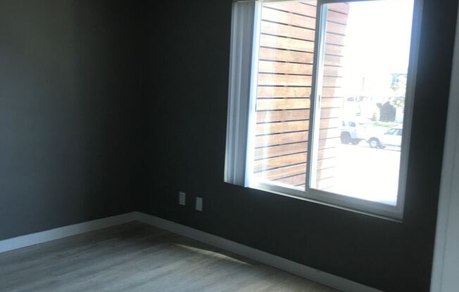 2 beds, 2 baths, $2,795, Unit 205