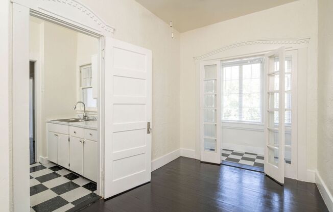 Downtown Phoenix - Historic Apartment Community!