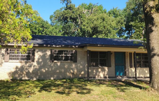 Beautiful 4 bedroom/1 bath home fully rehabbed with Central Air and Heat