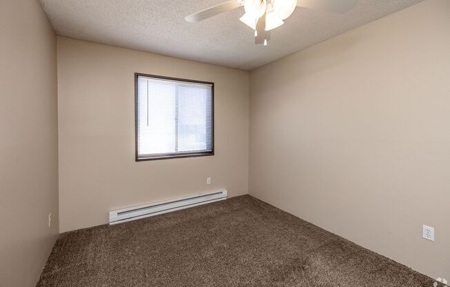 2 beds, 1 bath, 800 sqft, $850, Unit 395-12