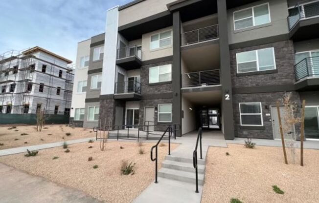 Beautiful Desert Color Condo