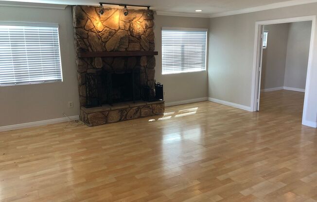 ***MAJESTIC MIRA MESA , UPGRADED 1 STORY HOME , PET FRIENDLY, PRIME LOCATION***