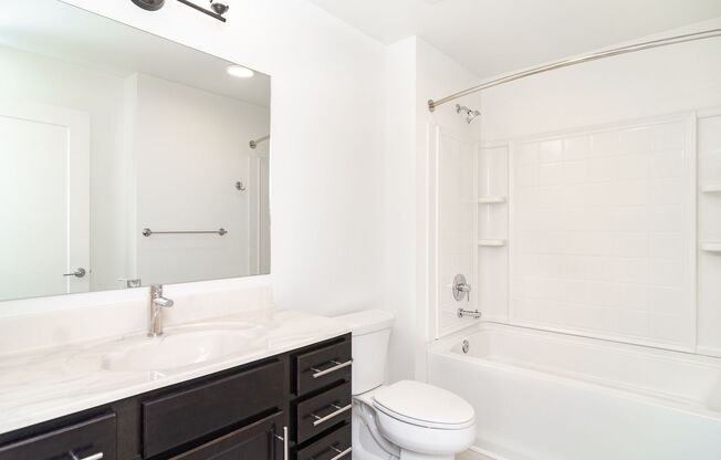 1 bed, 1 bath, 811 sqft, $1,310, Unit 907-102