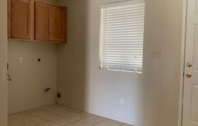 2 beds, 1.5 baths, $1,550, Unit C-09