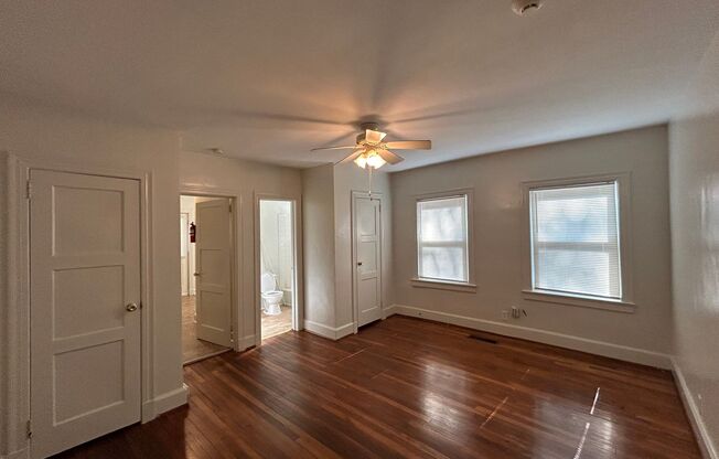 1 bed, 1 bath, 688 sqft, $1,295, Unit B