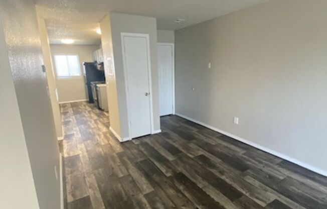 2 beds, 2 baths, 856 sqft, $920, Unit 2827-1805