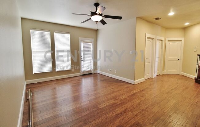 Immaculate 3-Story 3/3.5/2 Townhome In Cedar Hill ISD For Rent!