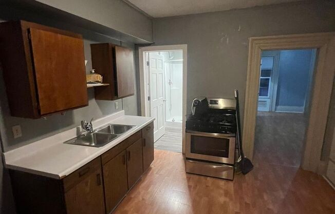 1 bed, 1 bath, $950, Unit 840A (Lower L)