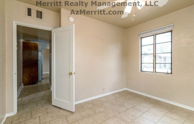 2 beds, 1 bath, 936 sqft, $1,395, Unit 3001