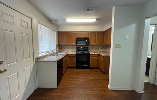 2 beds, 1.5 baths, $1,375, Unit #C