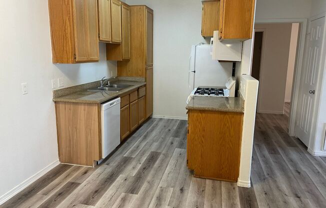2 beds, 2 baths, $1,200