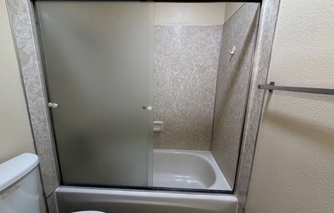 2 beds, 2 baths, 994 sqft, $1,725, Unit 222A