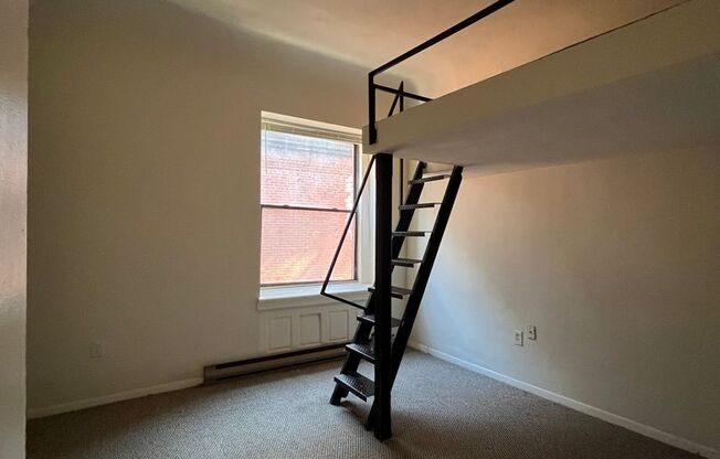 1 bed, 1 bath, 428 sqft, $1,095, Unit 3305-2F