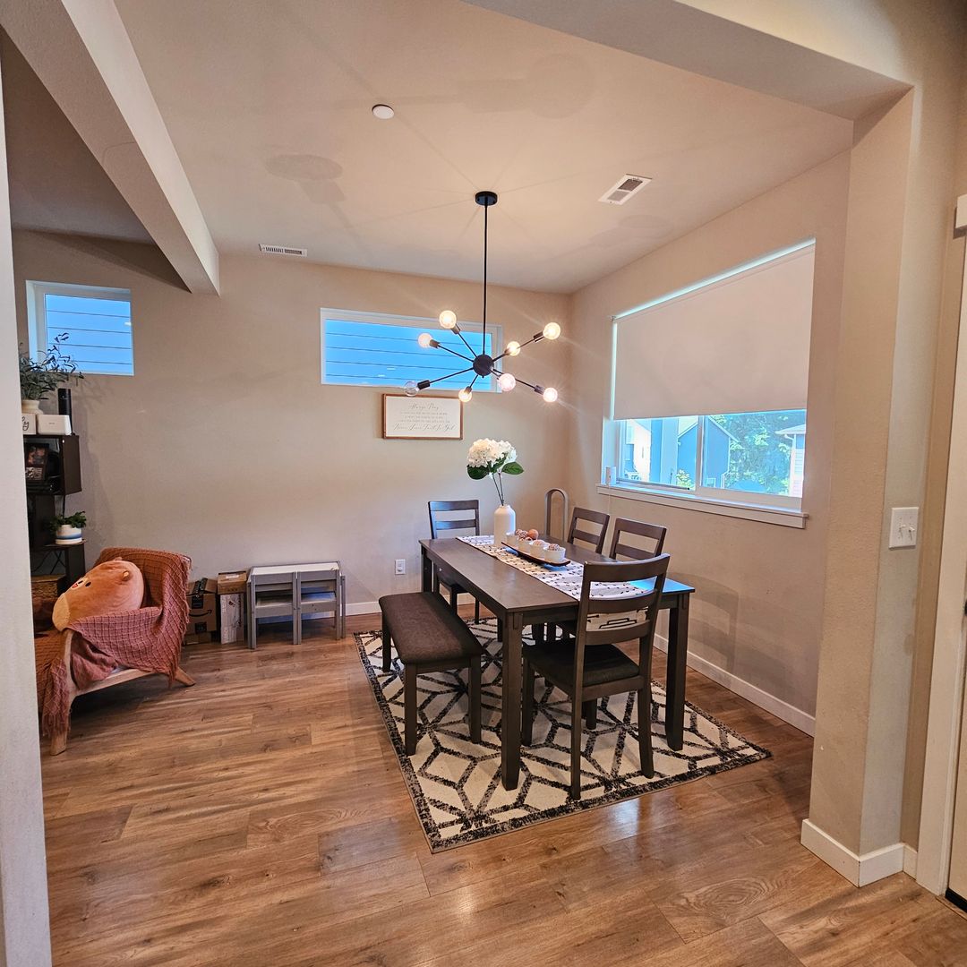 Beautiful 3-Bedroom Home Near Bases & Ferries with Fully Fenced Yard