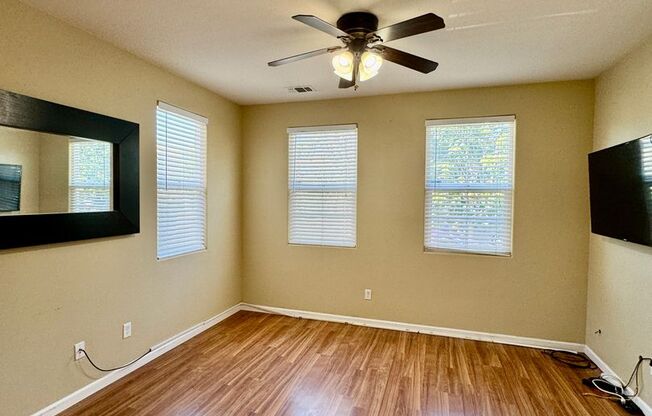 # Bedroom 2.5 Bath Dog Friendly Home in Great Natomas Location!