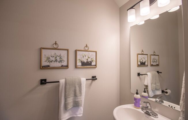 3 beds, 2.5 baths, 1,700 sqft, $2,695, Unit 1213