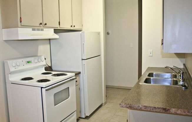 1 bed, 1 bath, 550 sqft, $1,100, Unit 212