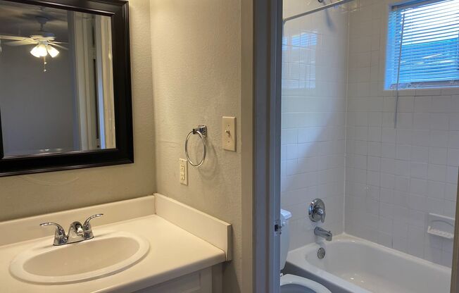 1 bed, 1 bath, 480 sqft, $825, Unit Unit 202