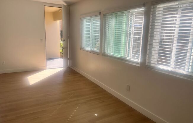 1 bed, 1 bath, 715 sqft, $2,100, Unit 124