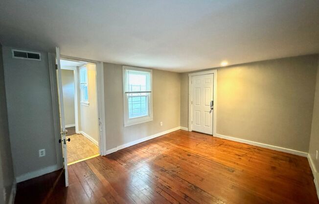 3 beds, 1 bath, 1,500 sqft, $2,100, Unit Unit 1