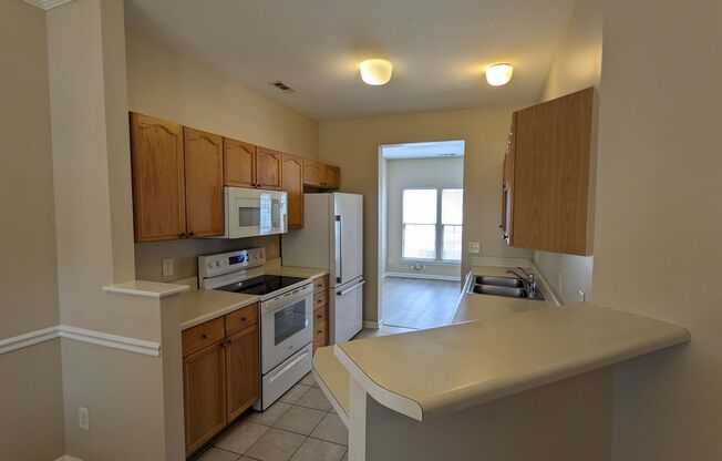 Townhome w/ Easy Access to I485/Shopping/Restaurants