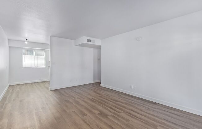 1 bed, 1 bath, $1,125, Unit 16