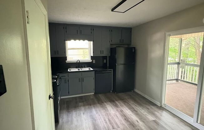 2 Bedroom Townhome in Flowery Branch!