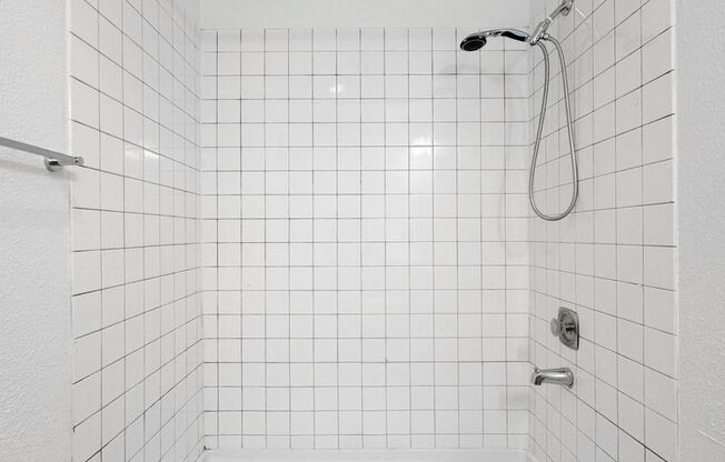 Studio, 1 bath, 480 sqft, $1,395, Unit 422