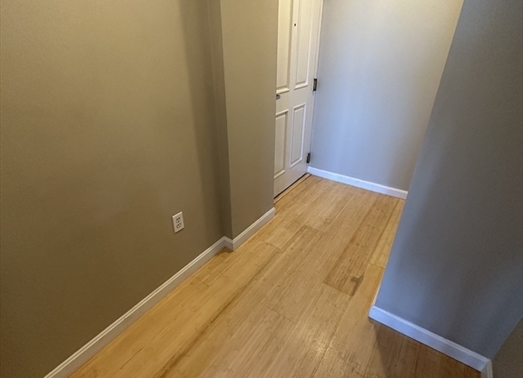 1 bed, 1 bath, 744 sqft, $3,500, Unit 2401