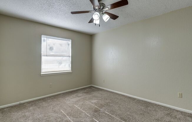 2 beds, 2 baths, 926 sqft, $737, Unit #29