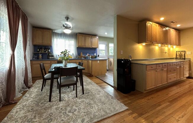 Spacious 4 Bedroom, 3 Bathroom Redlands Home!