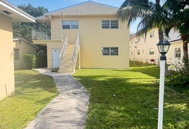2525 PIERCE ST - SUNMAX HOLLYWOOD