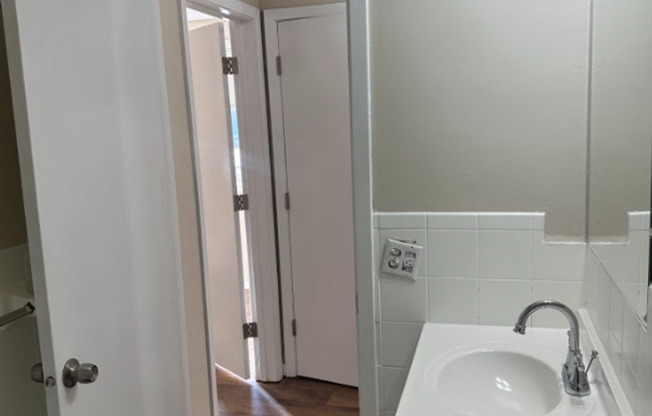 1 bed, 1 bath, 650 sqft, $1,265, Unit 1650-9