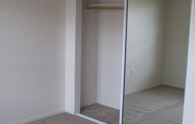 2 beds, 2 baths, 1,100 sqft, $1,695, Unit 9