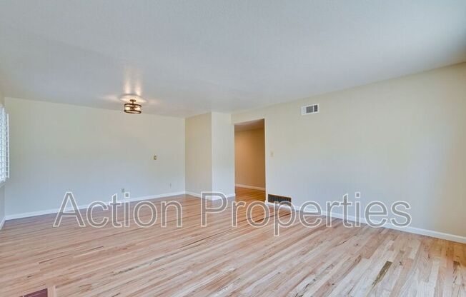 834 ORANGE AVE