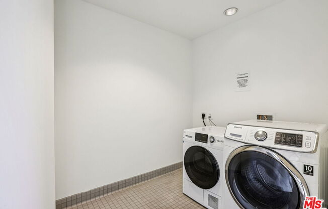 2 beds, 2.5 baths, 2,000 sqft, $7,995, Unit 5A