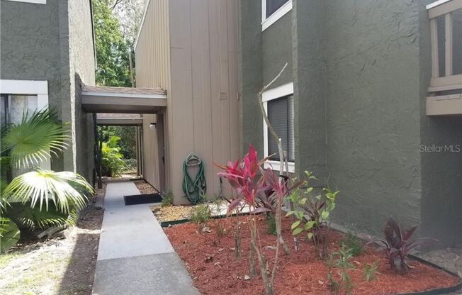1 Bedroom, 1 1/2 Bath Loft condo at 5101 Eaglesmere Drive, Unit B03, Orlando, FL 32819
