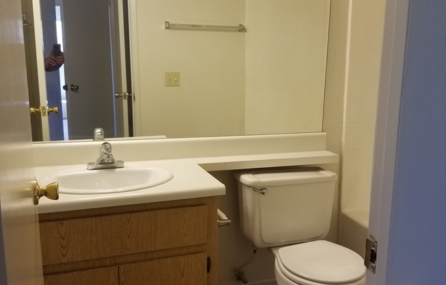 2 beds, 2 baths, 900 sqft, $2,200, Unit 49