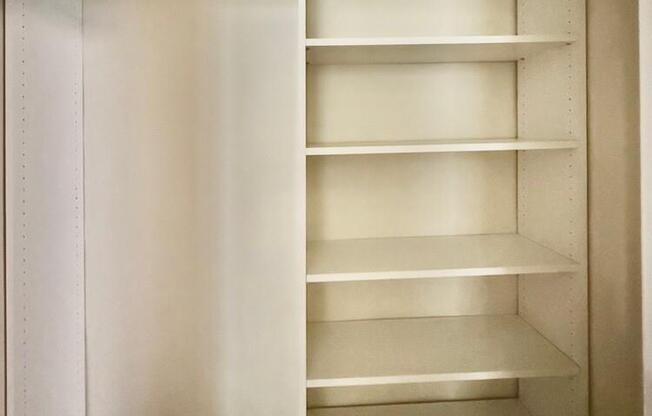 1 bed, 1 bath, 904 sqft, $6,650, Unit 5J