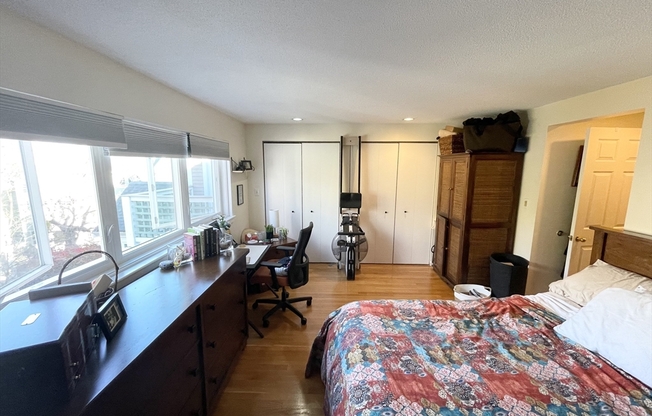 3 beds, 2 baths, 1,487 sqft, $5,200, Unit D